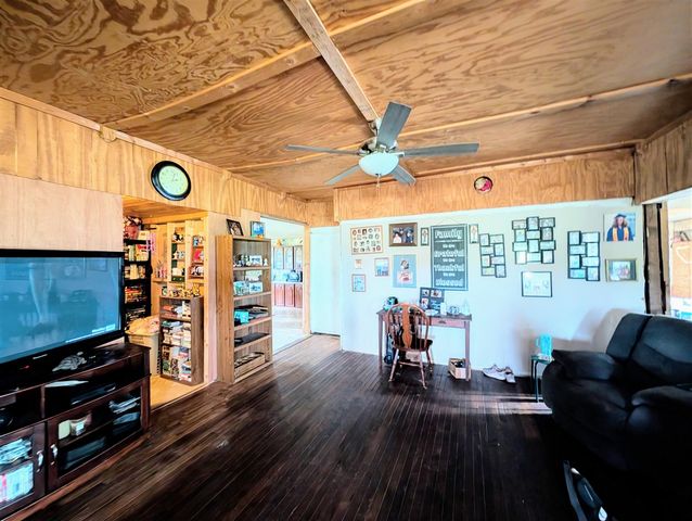 4919 N Victory Corner Road, Ludington, MI 49431