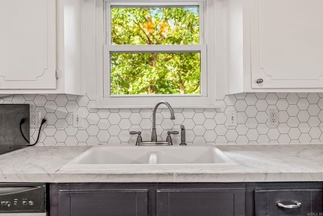 2 Cottonwood Court, Little Rock, AR 72211