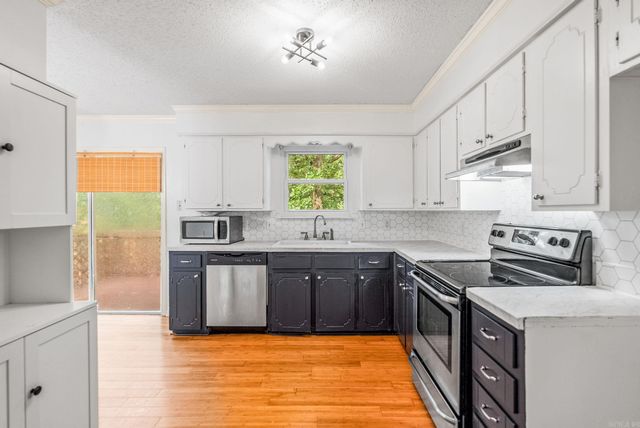 2 Cottonwood Court, Little Rock, AR 72211