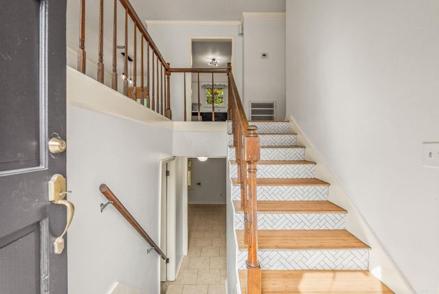 2 Cottonwood Court, Little Rock, AR 72211