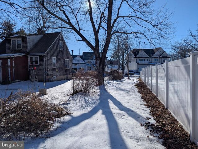 130 E LACEY RD, Forked River, NJ 08731