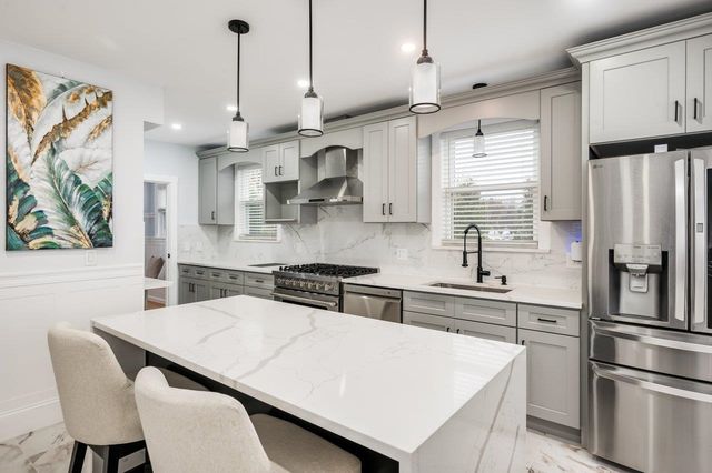 815 Central Avenue, Dover, NH 03820