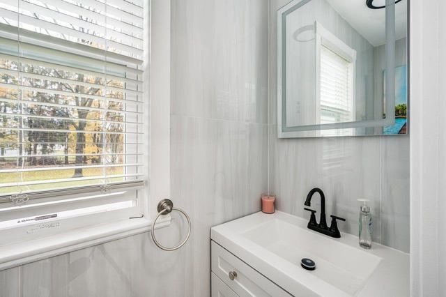 815 Central Avenue, Dover, NH 03820