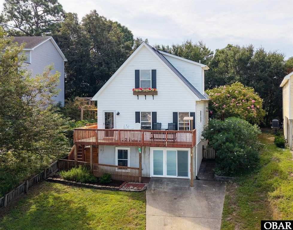 Image 1 of property listing at 1207 Harbour View Drive, Kill Devil Hills, NC 27948