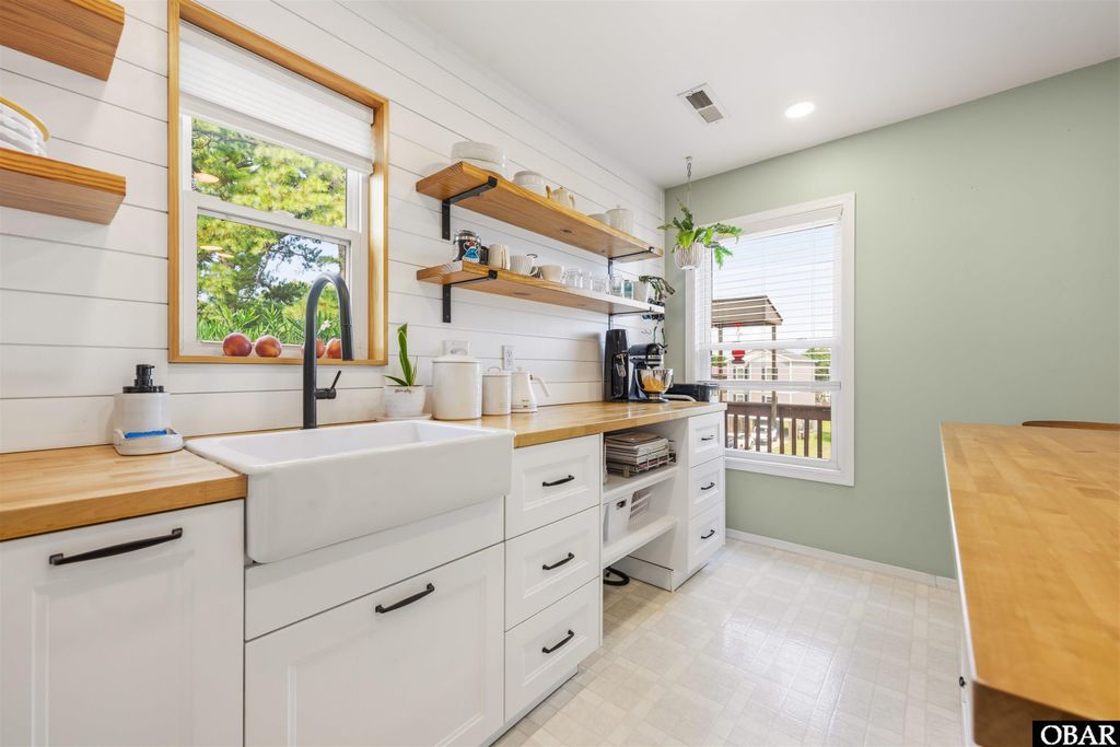 Image 10 of property listing at 1207 Harbour View Drive, Kill Devil Hills, NC 27948
