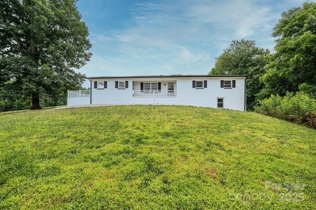 3398 Shamrock Heights, Hudson, NC 28638