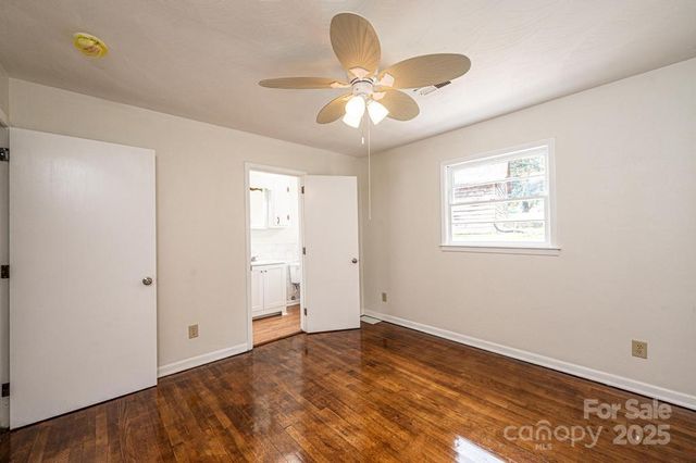 3398 Shamrock Heights, Hudson, NC 28638