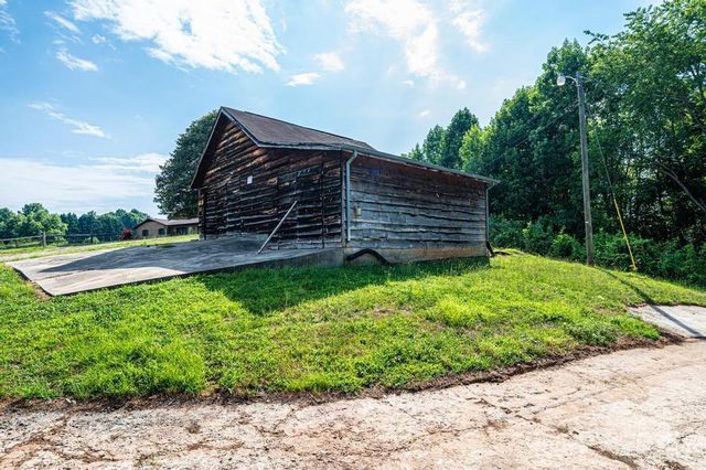 3398 Shamrock Heights, Hudson, NC 28638