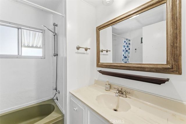 21001 Plummer 75, Chatsworth, CA 91311