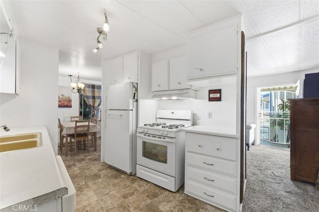 21001 Plummer 75, Chatsworth, CA 91311
