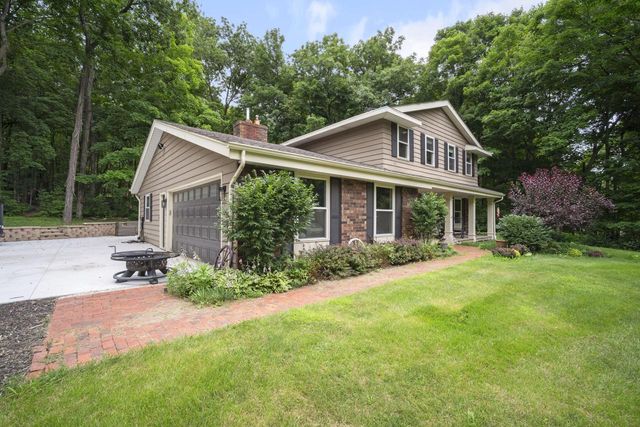 W265S7580 Crestview DRIVE, Waukesha, WI 53189