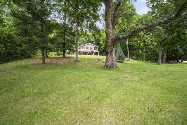 W265S7580 Crestview DRIVE, Waukesha, WI 53189