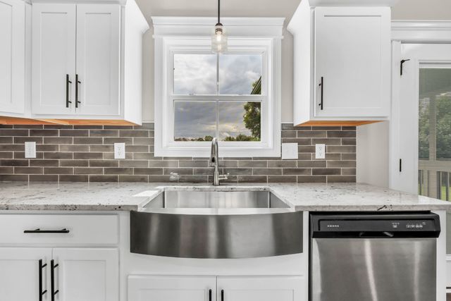361 Abeline Dr, Clarksville, TN 37043