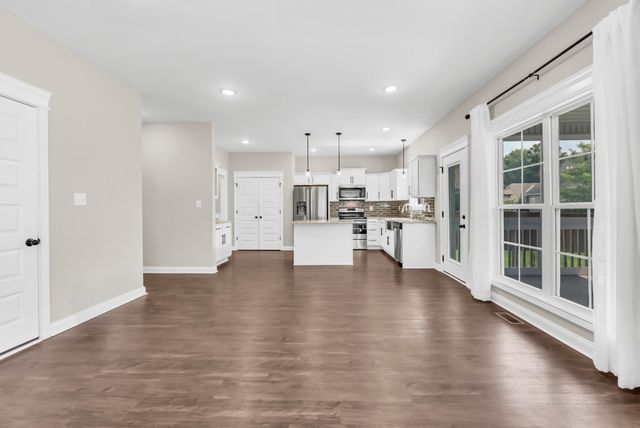 361 Abeline Dr, Clarksville, TN 37043