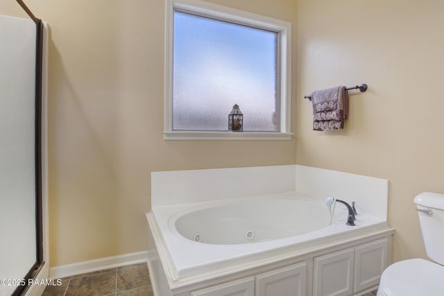 100 Smithville Court, Youngsville, LA 70592