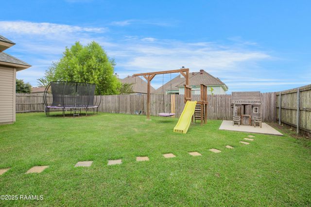100 Smithville Court, Youngsville, LA 70592