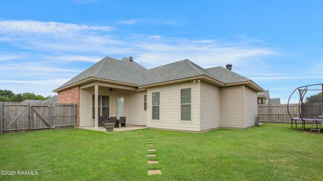 100 Smithville Court, Youngsville, LA 70592