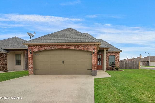 100 Smithville Court, Youngsville, LA 70592