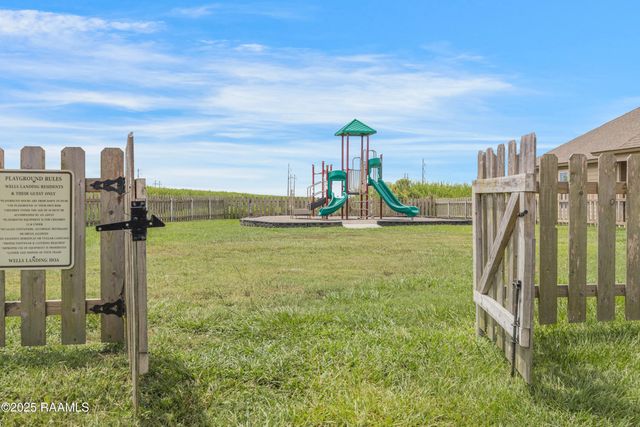 100 Smithville Court, Youngsville, LA 70592