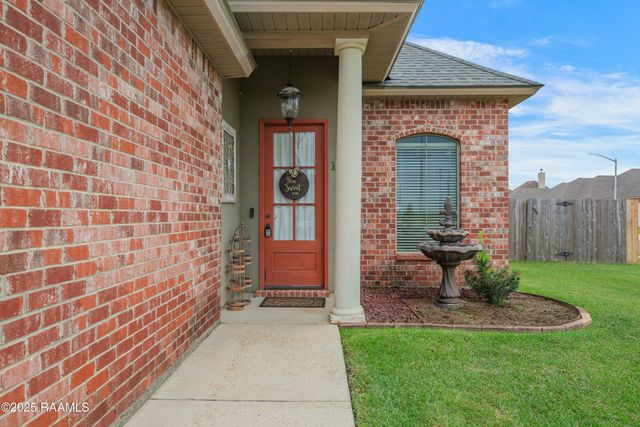 100 Smithville Court, Youngsville, LA 70592