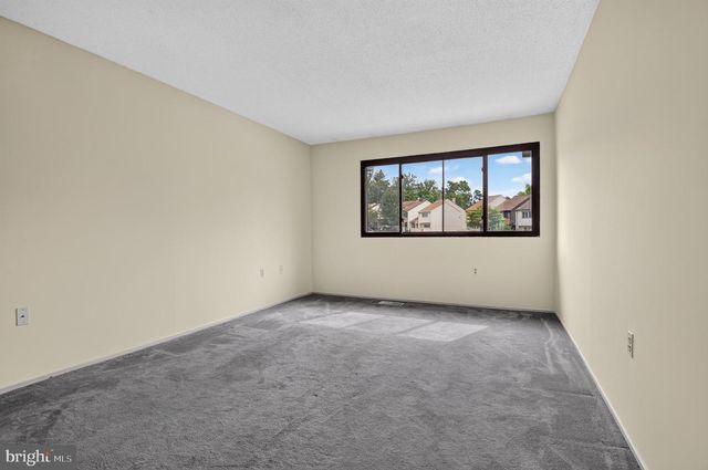 1797 POWDER HORN TER, Woodbridge, VA 22191