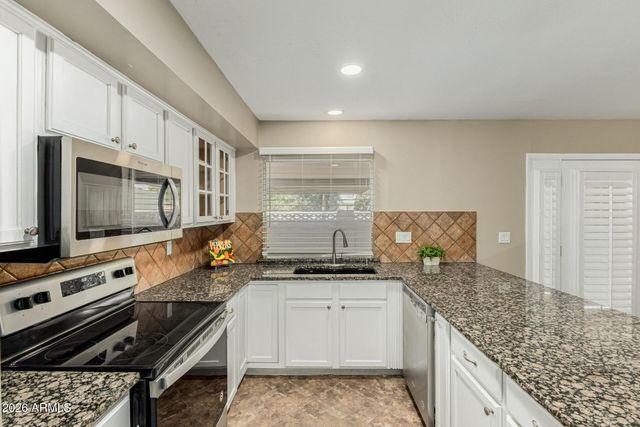 8538 E MCDONALD Drive, Scottsdale, AZ 85250