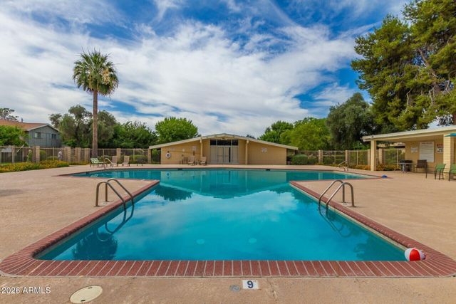 8538 E MCDONALD Drive, Scottsdale, AZ 85250