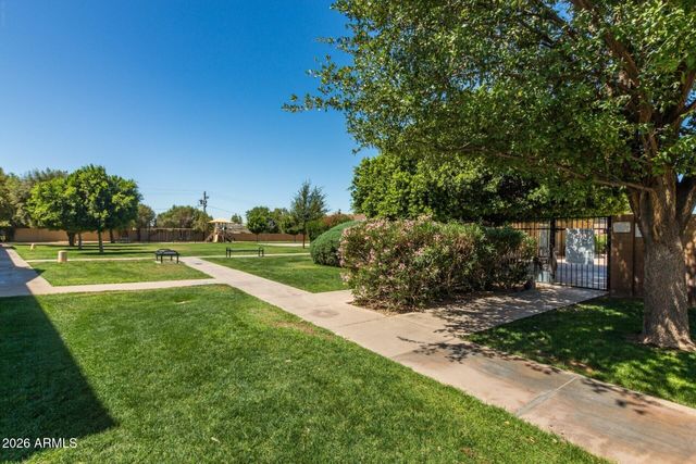 8538 E MCDONALD Drive, Scottsdale, AZ 85250