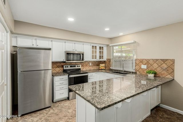 8538 E MCDONALD Drive, Scottsdale, AZ 85250