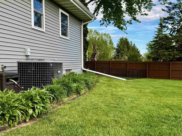 4103 FAIRVIEW ROAD, Larsen, WI 54947