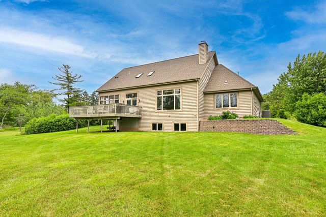 1441 W County Line ROAD, River Hills, WI 53217