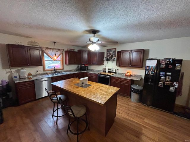 1565 SE State Road 116, Bluffton, IN 46714