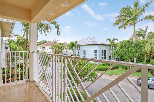 5242 Cambridge Court, Palm Beach Gardens, FL 33418