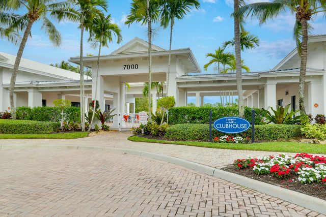 5242 Cambridge Court, Palm Beach Gardens, FL 33418