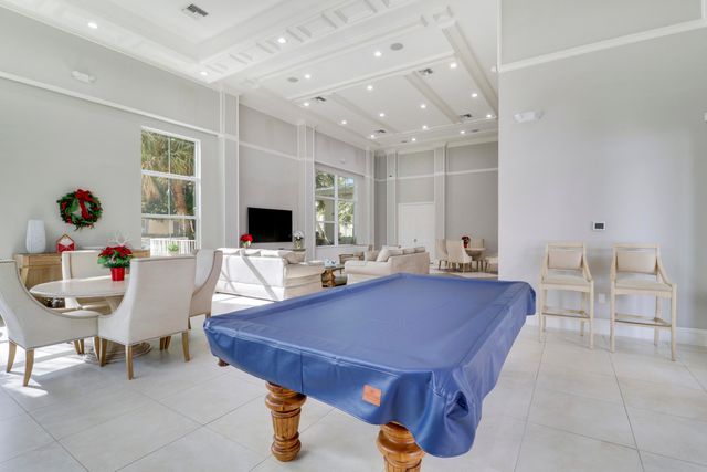 5242 Cambridge Court, Palm Beach Gardens, FL 33418