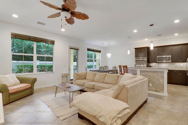 5242 Cambridge Court, Palm Beach Gardens, FL 33418