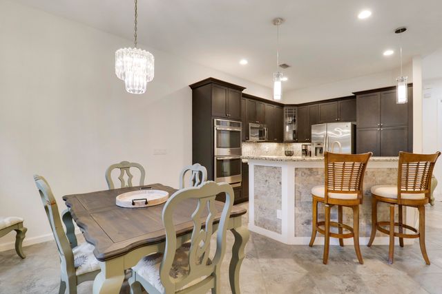 5242 Cambridge Court, Palm Beach Gardens, FL 33418