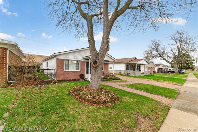 20305 Ellis Street, Roseville, MI 48066