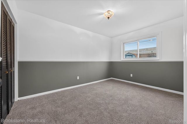 20305 Ellis Street, Roseville, MI 48066