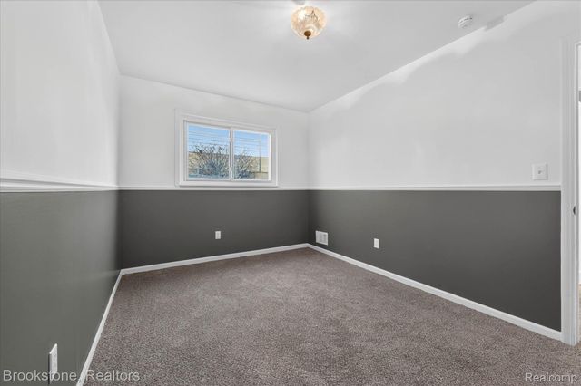 20305 Ellis Street, Roseville, MI 48066