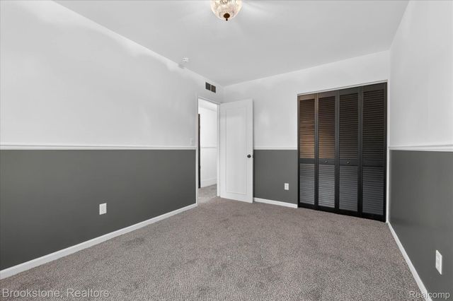 20305 Ellis Street, Roseville, MI 48066