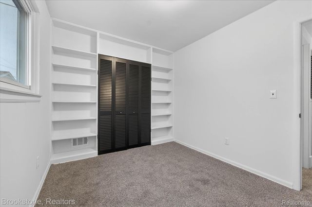 20305 Ellis Street, Roseville, MI 48066