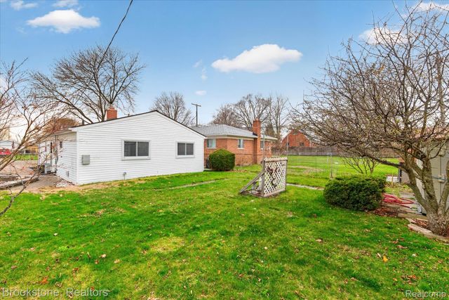 20305 Ellis Street, Roseville, MI 48066