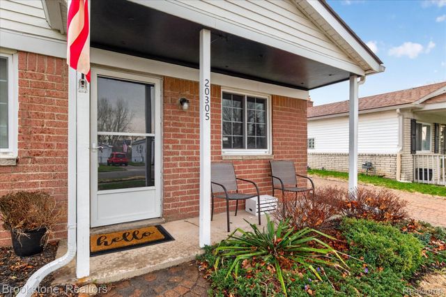 20305 Ellis Street, Roseville, MI 48066