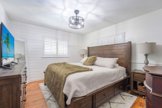 1150 48TH STREET N, St Petersburg, FL 33713