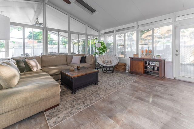 1150 48TH STREET N, St Petersburg, FL 33713