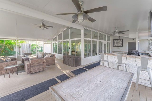 1150 48TH STREET N, St Petersburg, FL 33713