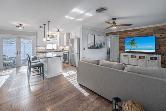 1150 48TH STREET N, St Petersburg, FL 33713