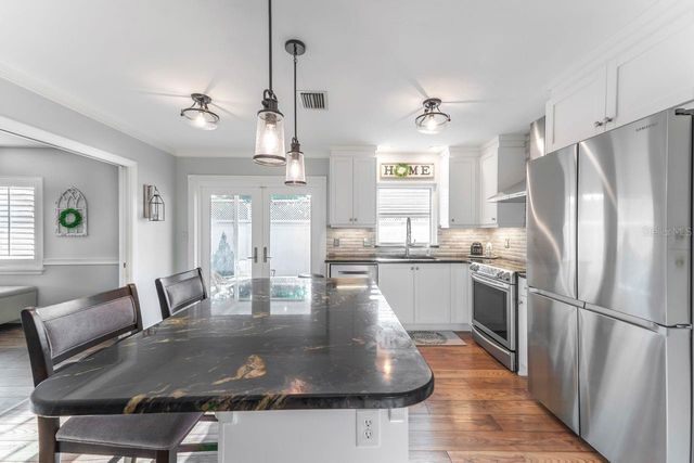 1150 48TH STREET N, St Petersburg, FL 33713