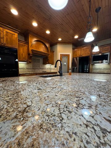 151 SMITH RD., Gladewater, TX 75647